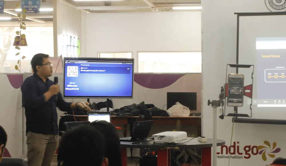 Rakha Asyrofi Event bulanan komunitas SurabayaJS Rakha Asyrofidi Event bulanan komunitas SurabayaJS